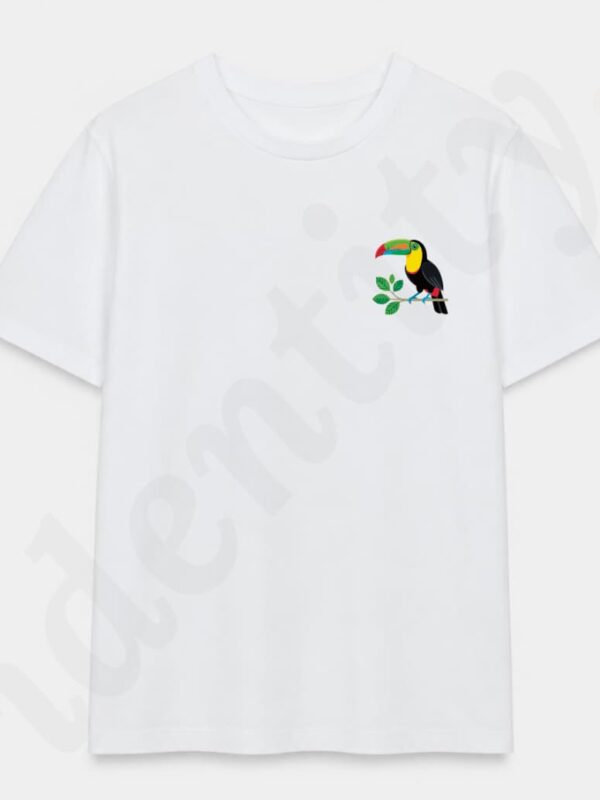 Camiseta Rana y Tucán Tropical entre hojas